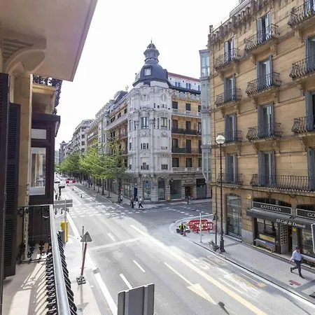 The Collection - San Martin Ii Apartman *