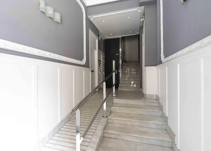 The Collection - San Martin Ii Apartman *